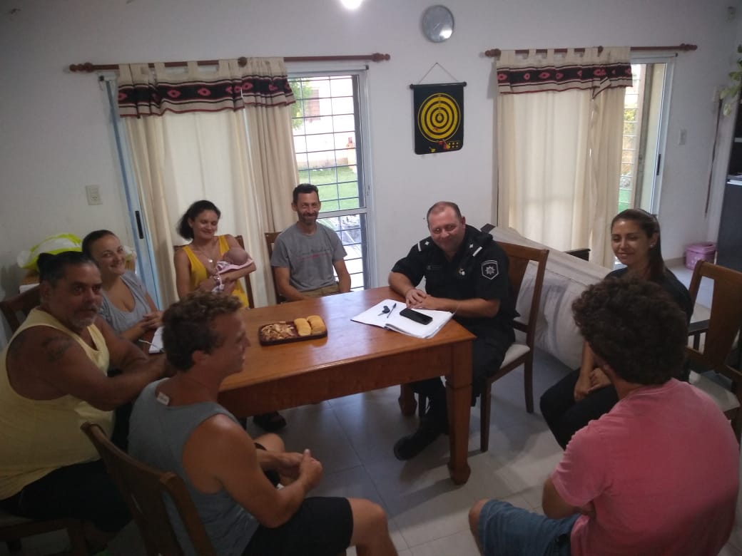 El jefe del Comando Radioeléctrico se reunió con la vecinal de Funes City